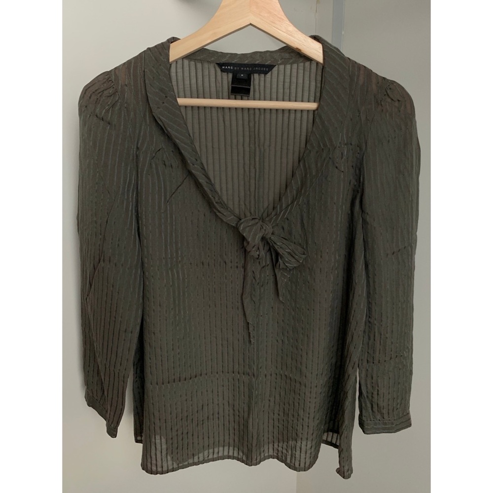 Marc by Marc Jacobs • S • Striped Olive 3/4 Sleeve Scoop Neck W/Tie Blouse Top